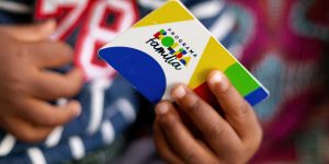 caixa-comeca-a-pagar-bolsa-familia-de-abril