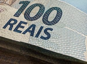 dolar-cai-para-r$-5,07,-menor-nivel-em-um-mes;-bolsa-fica-estavel